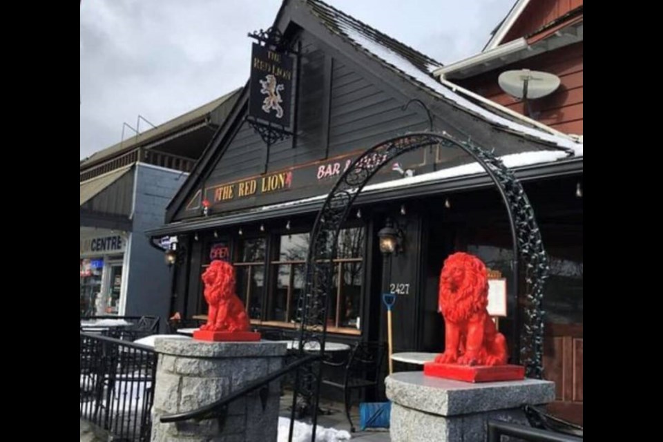 The two fibreglass statues have sat outside the Red Lion Bar & Grill in West Vancouver for 20 years. | Courtesy of Mario Corsi 
