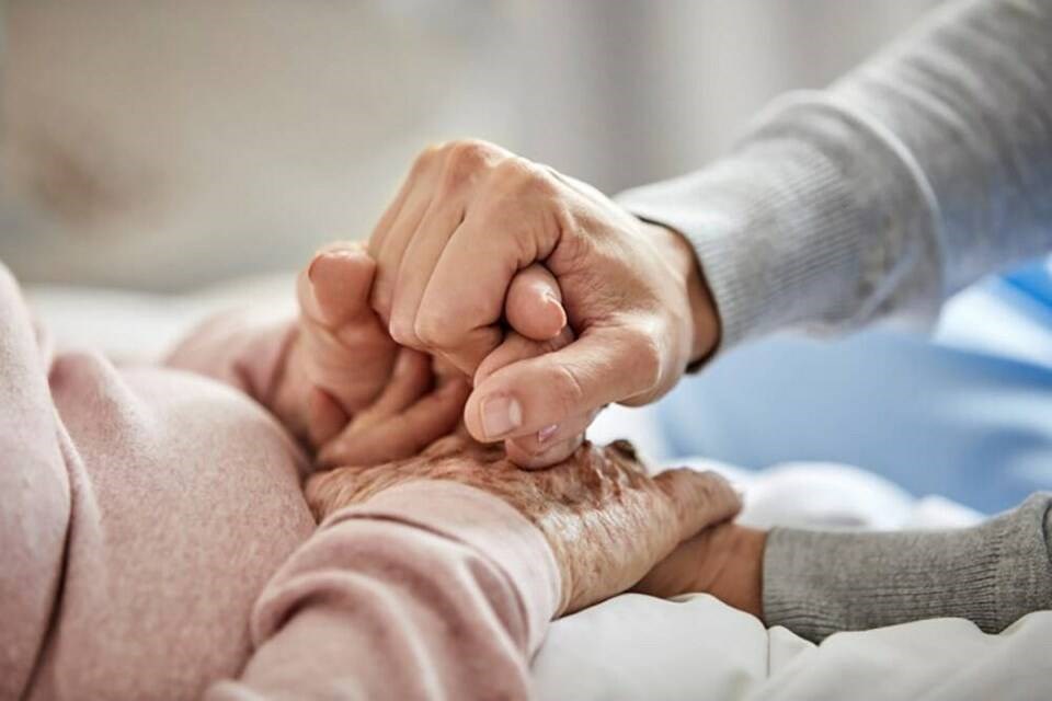 web1_web1_caregiver-getty-images