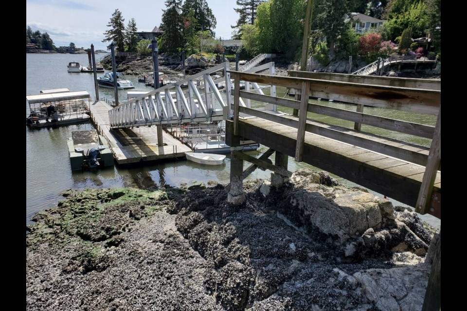 A dispute over how many barges Eagle Island residents should have has prompted a request for regulation. | DWV 