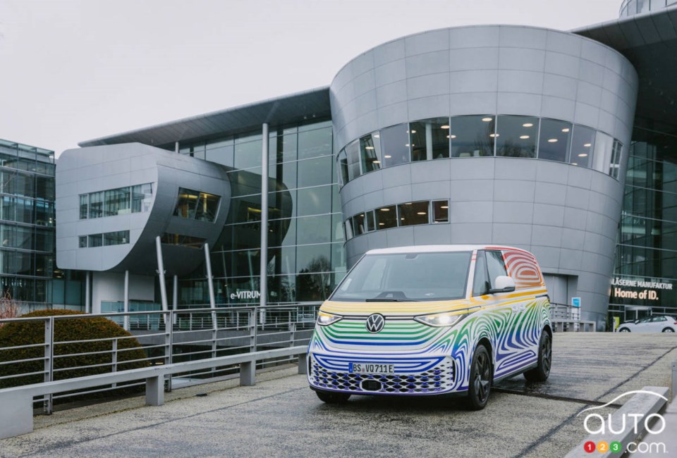 volkswagen-dresden-plant-001fr
