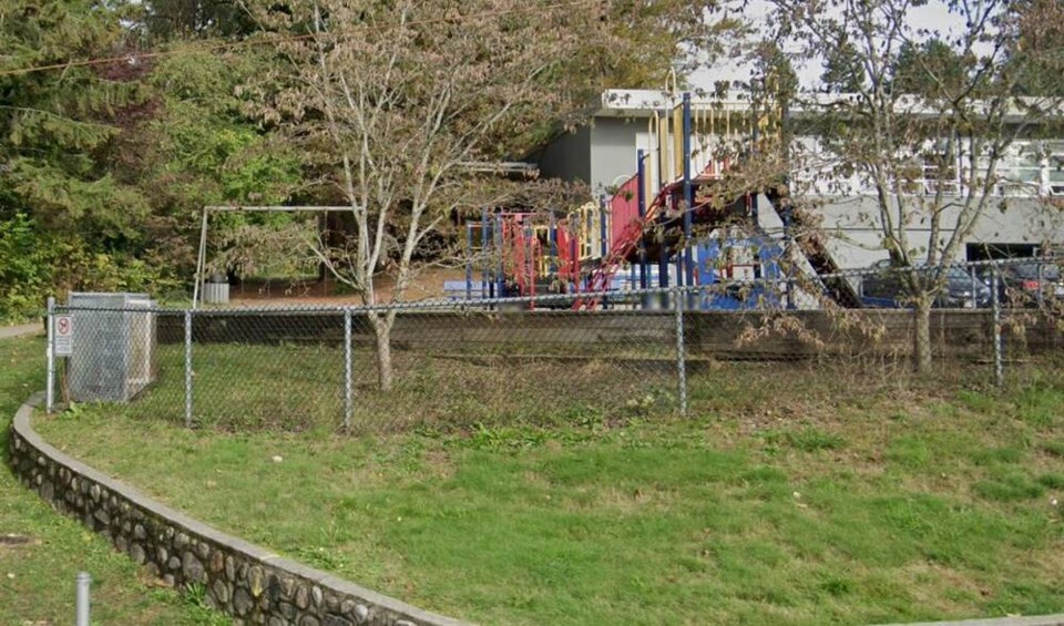 web1_seymour-heights-elementary-pplayground
