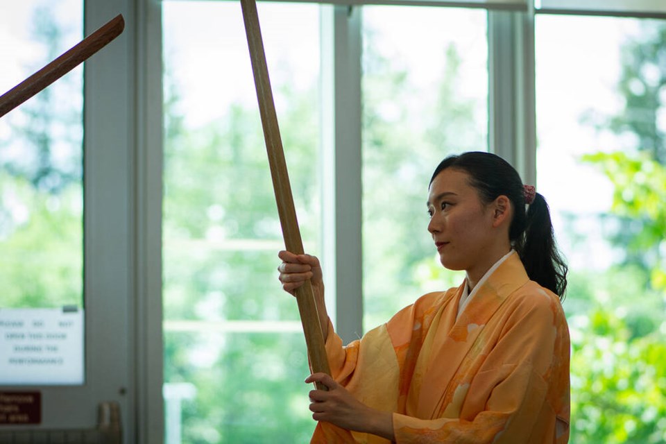 web1_20250521-shogun-actors-capu-sword-fight-niiyama