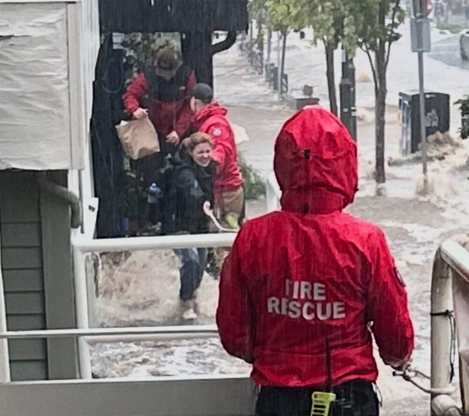 web1_cafeehfirerescue