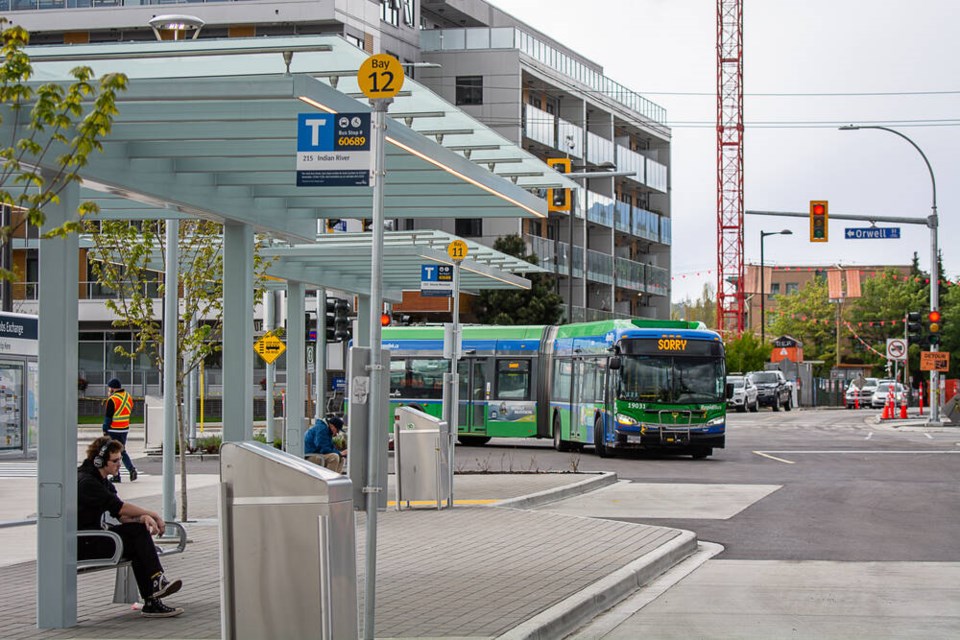 web1_20240506-phibbs-exchange-north-vancouver-articulated-bus