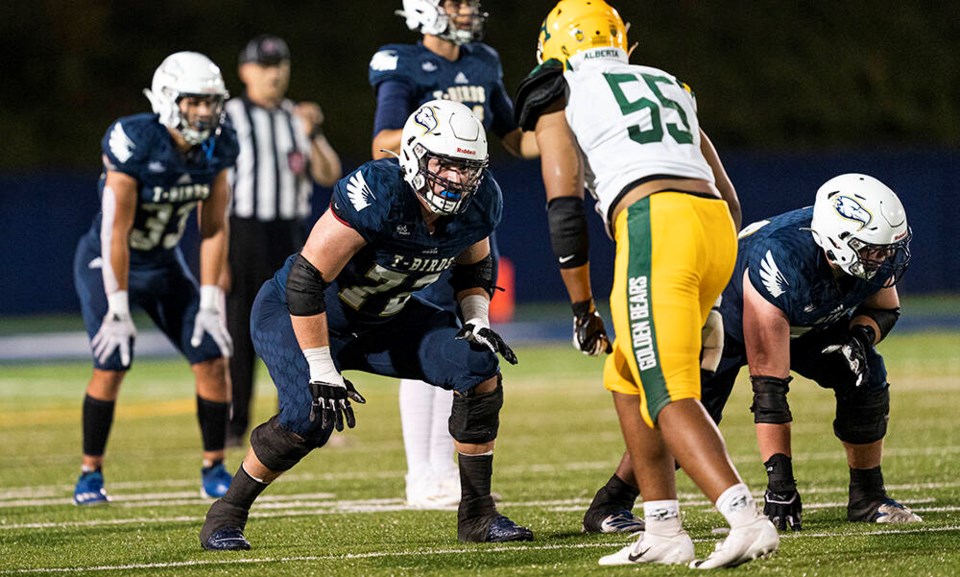web1_theo-benedet-ubc-football2-rich-lam-ubc-thunderbirds