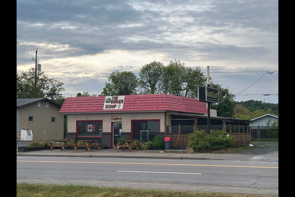 The Burger Scoop is a seasonal restaurant located in Ignace. 
