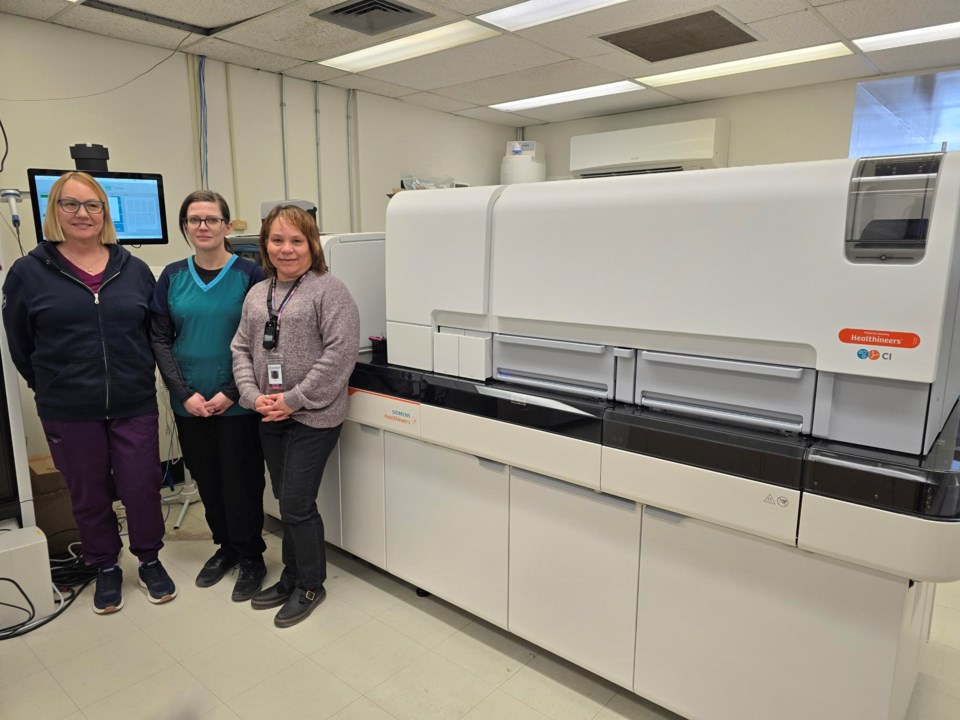 lab-chemistry-analyzer