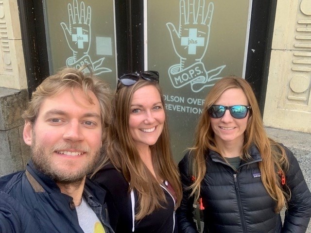 Dr, Jonny Grek (l), Becky Shorrock RN, and Jen Carlson RN (r) Outreach/Street Medicine, Sunset Country Family Health Team in Kenora (courtesy Jonny Grek) 