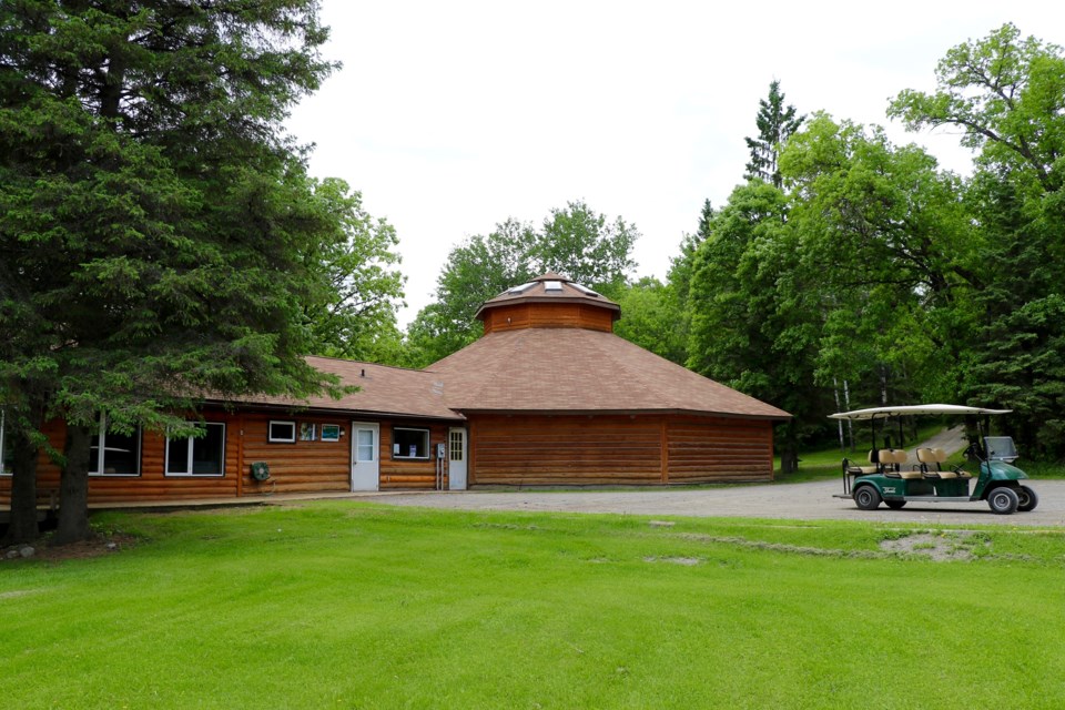 manitou-mounds