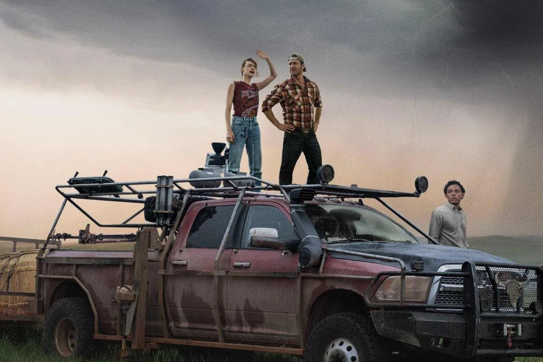 Nearly 30 years after Twister first stormed the box office, its spinoff Twisters is a surprising hit and rare sequel that's significantly better than its source material