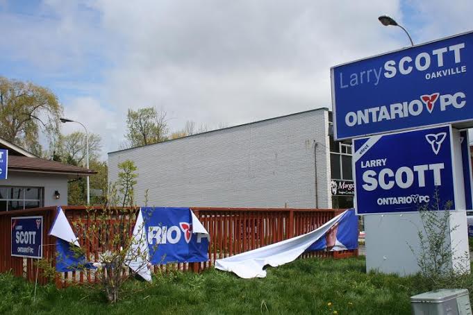 Damaged signage at headquarters of PC Candidate Larry Scott in Bronte | Oakville Progressive Conservative Party of Ontario