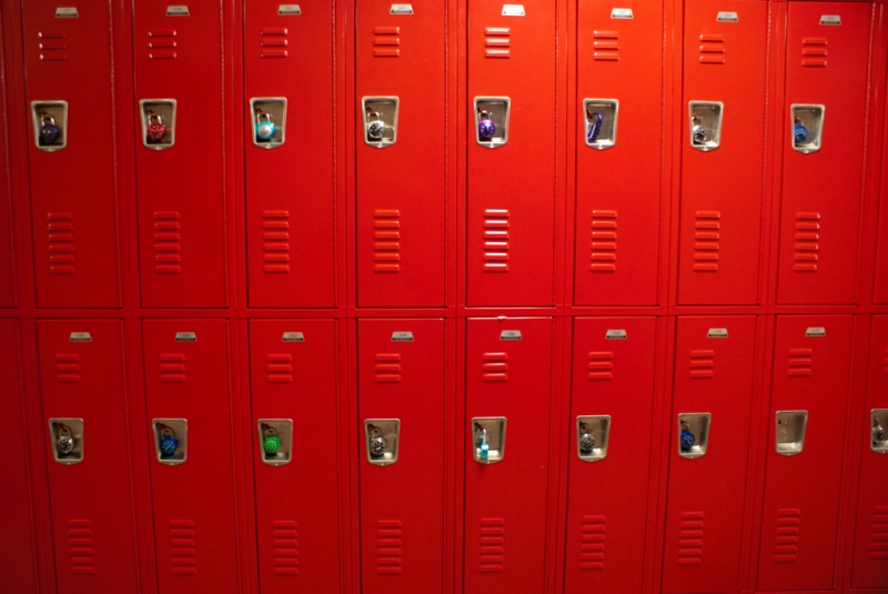 red high school lockers, | vauvau  -  Foter  -  CC BY