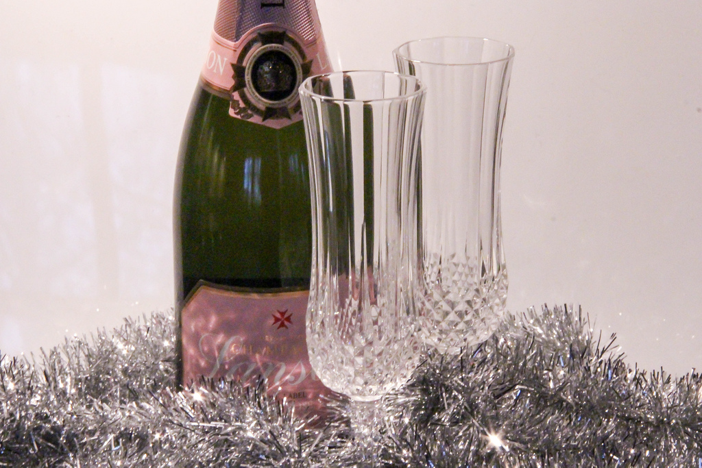 Bottle of Champagne, two champagne flutes |  Infomastern via Foter.com  -  CC BY-SA
