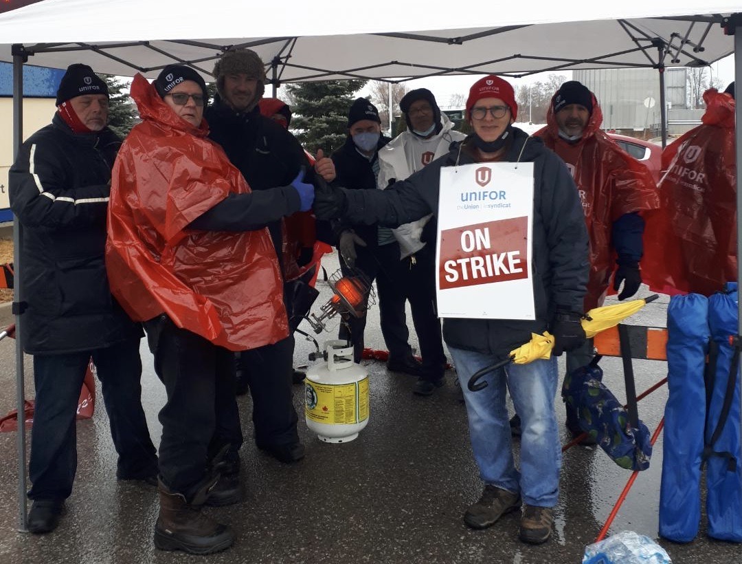 Unifor Oakville Transit drivers and mechanics on strike | Unifor