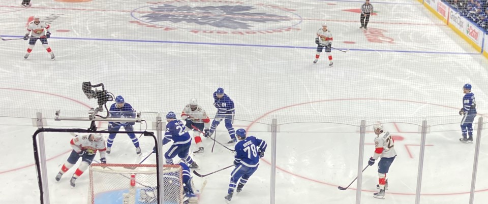 Leafs fight to protect Samsonov