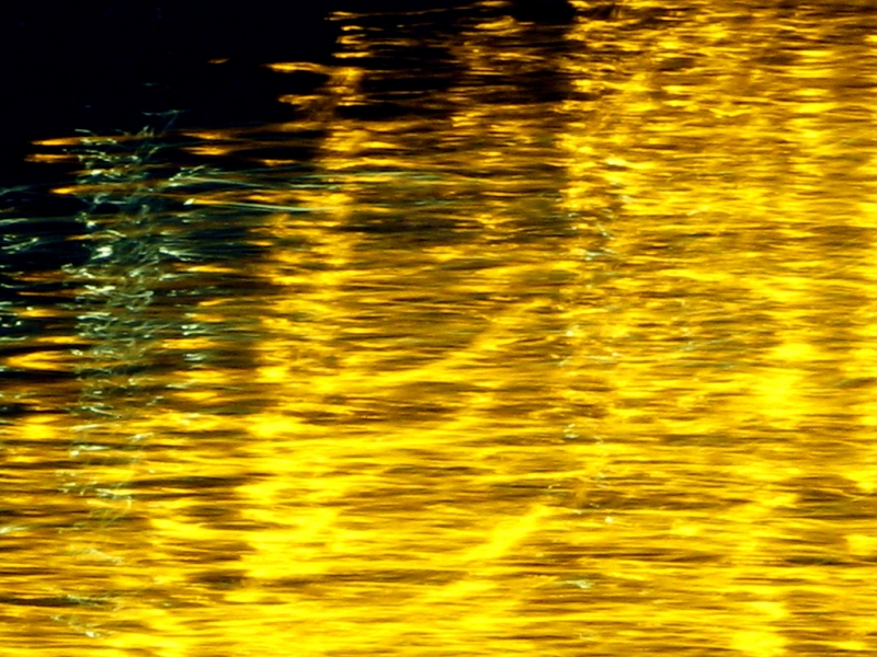 Gold Simmering water | kevin dooley  -  Foter.com  -  CC BY