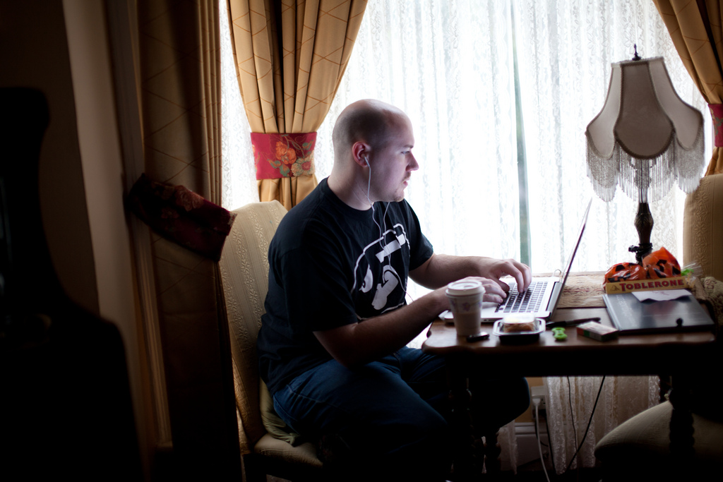 Person working from Home | pinguino  -  Foter  -  CC BY