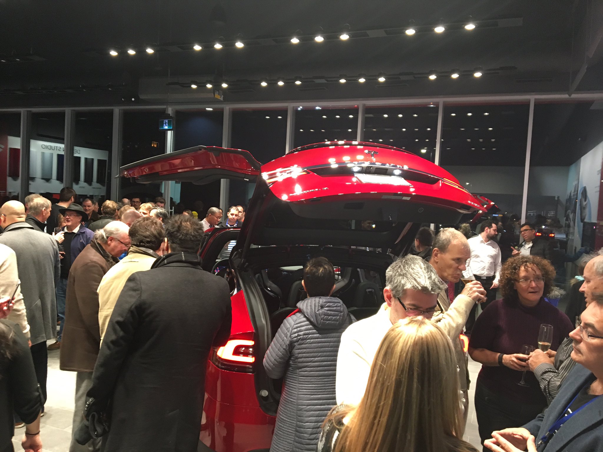 Tesla Motors opening in Oakville, Ontario | OakvilleNews.Org