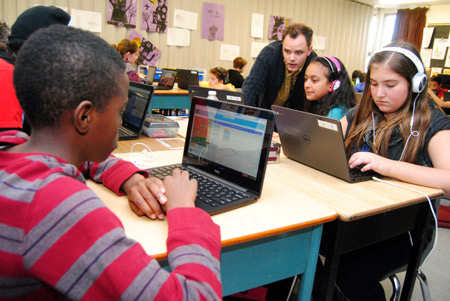 River Oaks Public School Grade 6 students are learning computer coding | Halton District School Board