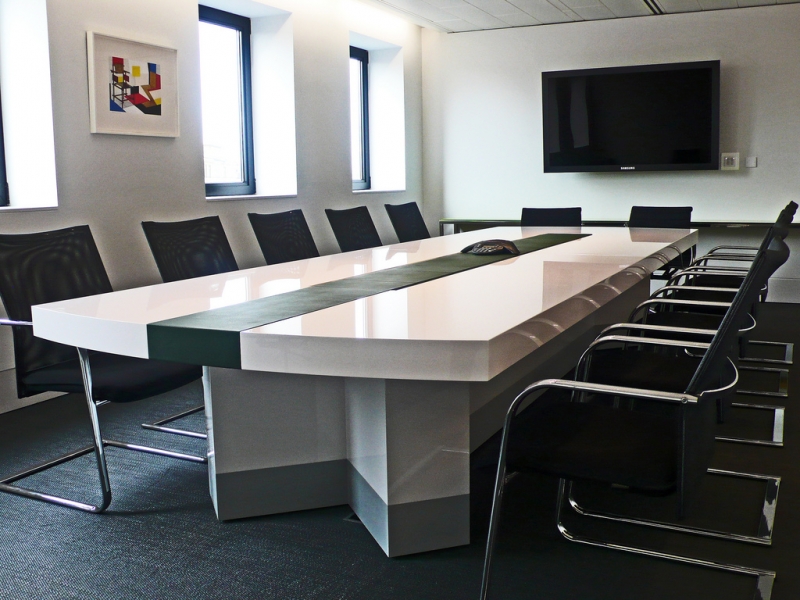 new-table-by-jonathan-baring-2 | manhattanloftcorporation  -  Foter  -  CC BY-ND