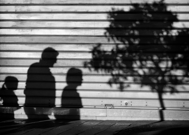 Family shadow on a wall | Thomas Leth-Olsen  -  Foter  -  CC BY