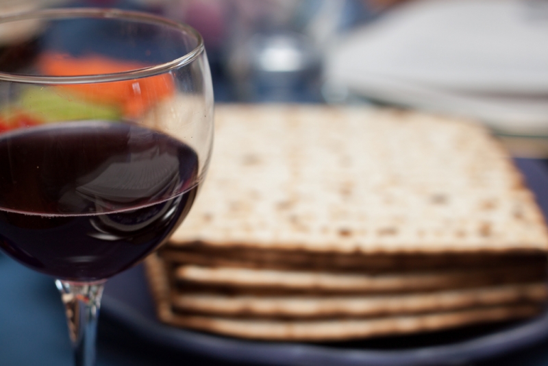Matzah, Red Wine |  timsackton via Foter.com  -  CC BY-SA