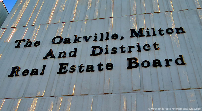 Oakville House Prices Dip Slightly in September | © Mike Belobradic