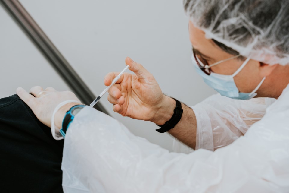 vaccination-covid-19-mat-napo-unsplash