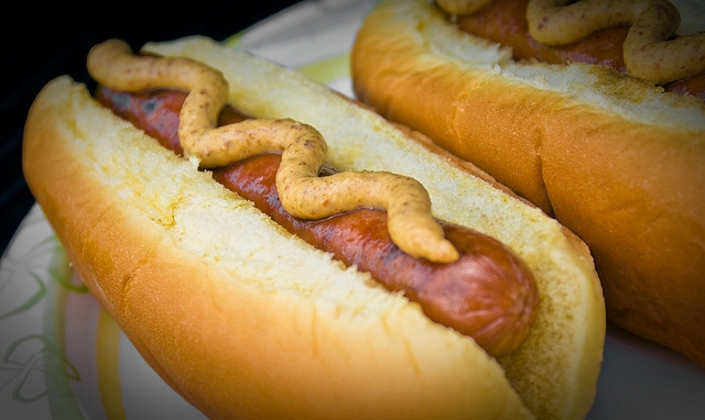 Close up of a hot dog | TheBusyBrain  -  Foter  -  CC BY 2.0