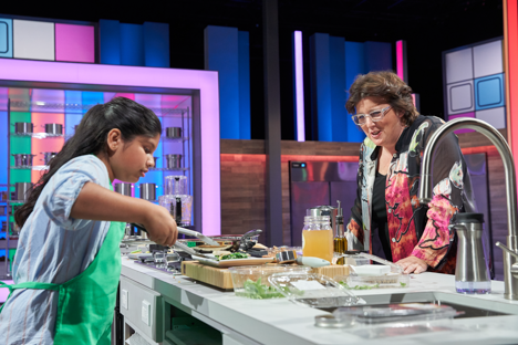 kinza chef oakville | Kinza doing what she does best on Junior Chef Showdown with celebrity chef Lynn Crawford. | Photo courtesy of ProperTV