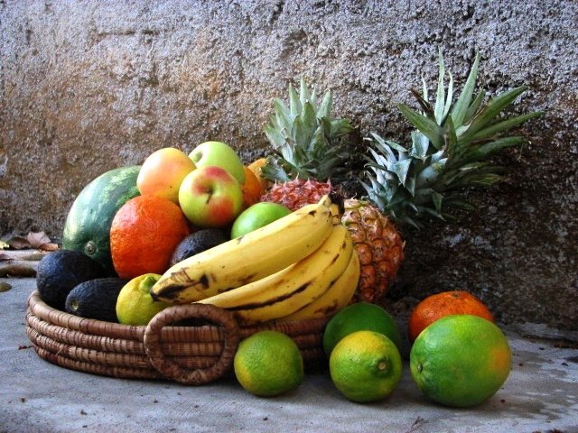 Large Basket of Fresh Fruits | Ani Carrington  -  Foter  -  CC BY