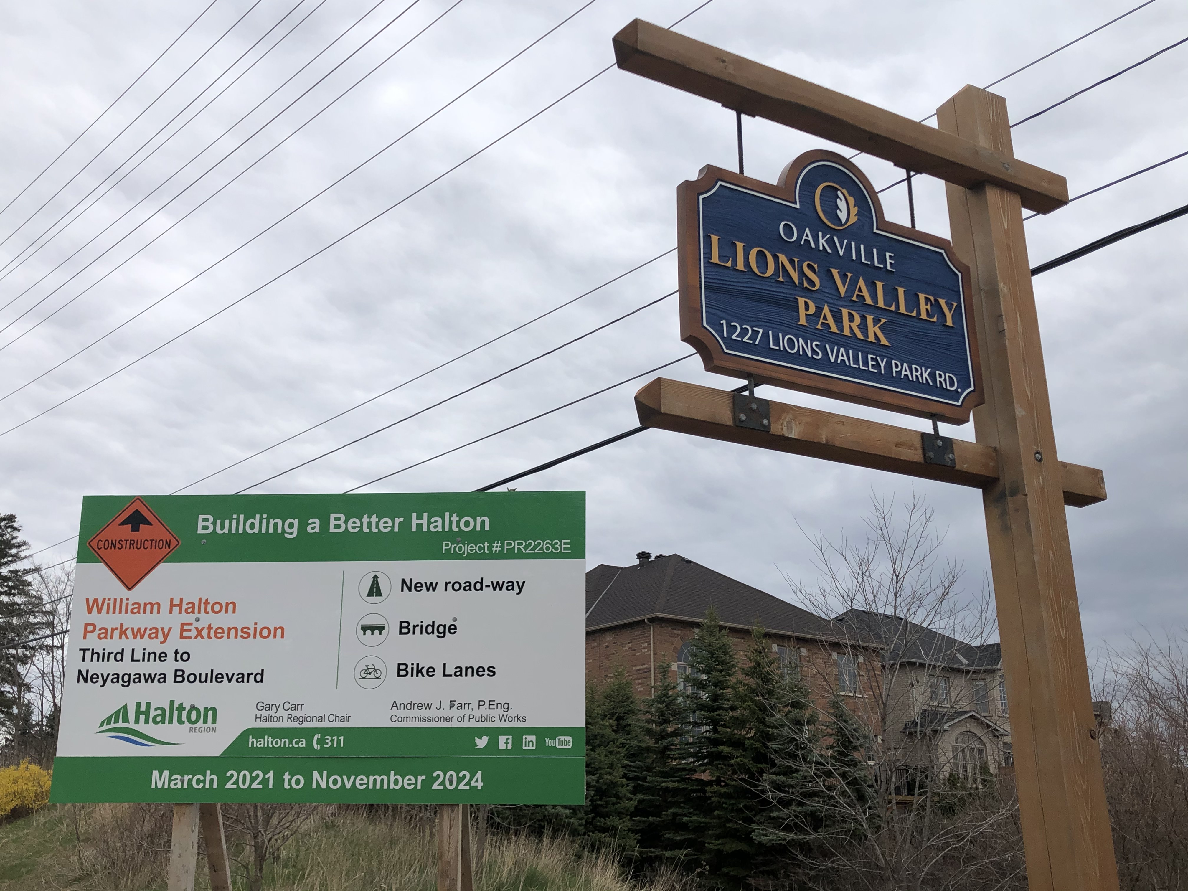 Construction signs at Lions Valley Park, April 2021 | Tyler Collins/Oakville News