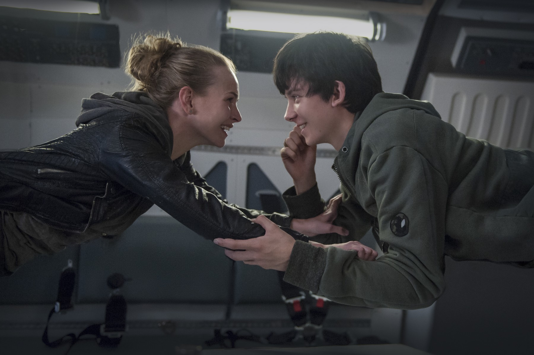 Review for the new Sci-Fi Romance THE SPACE BETWEEN US, opening in theatres February 3rd 2017. | Review for the new Sci-Fi Romance THE SPACE BETWEEN US, opening in theatres February 3rd 2017.