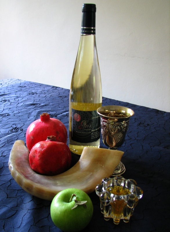 Pomegranate, Apples, honey, Wine |  Foter  -  CC BY-SA