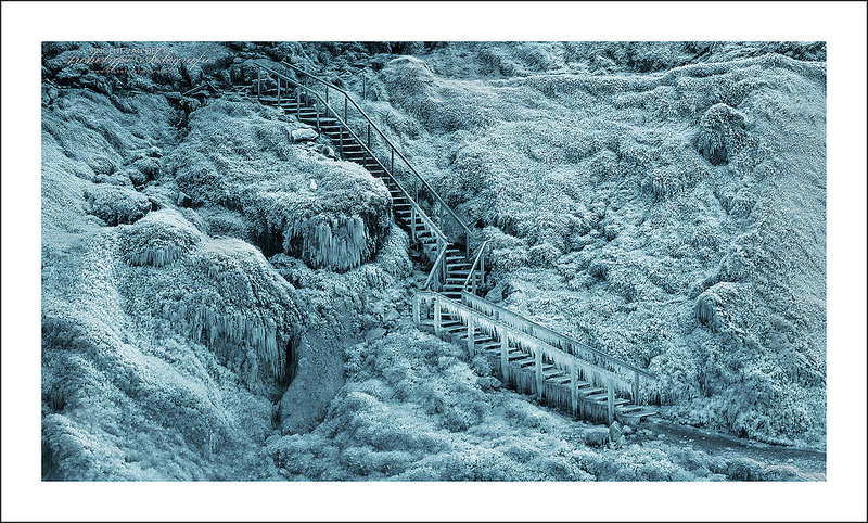 Icy Walk way up a hill | Vincent_AF  -  Foter  -  CC BY-SA