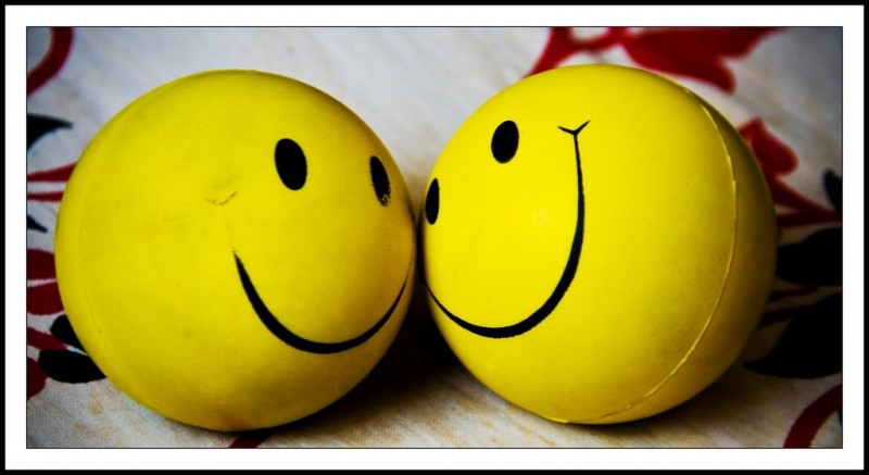 Big Smiles on yellow balls | flickrohit  -  Foter  -  CC BY-SA