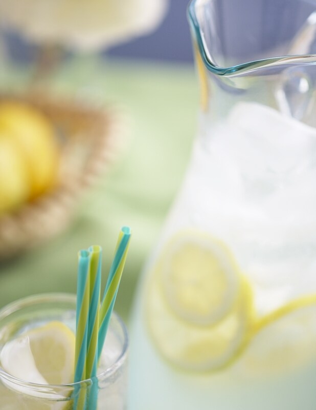 lemonade-with-straws | newleaf01  -  Foter  -  CC BY