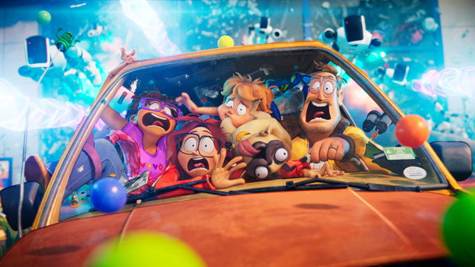 THE MITCHELLS VS. THE MACHINES | THE MITCHELLS VS. THE MACHINES - (L-R) Maya Rudolph as “Linda Mitchell", Abbi Jacobson as “Katie Mitchell", Mike Rianda as “Aaron Mitchell”, Doug the Pug as “Monchi” and Danny McBride as “Rick Mitchell”. Cr: Netflix / © 2021 | Sony Animation/Netflix