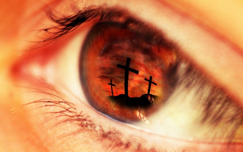 close-up-eye-red-jesus-cross | Gerardofegan  -  Foter  -  CC BY