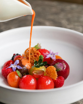 Heirloom tomatoes with mojo made from strawberries, sherry and chopotle at Hexagon Restaurant in Oakville | Hexagon Restaurant