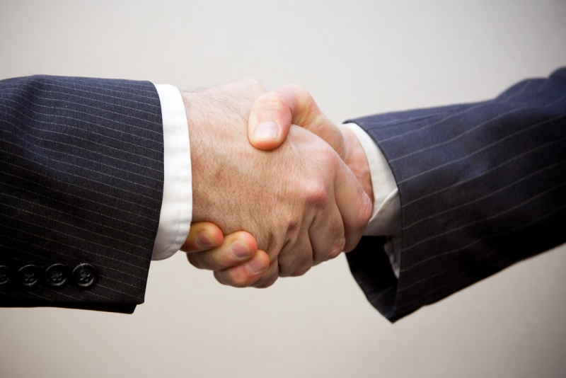 handshake-2-men | flazingo_photos  -  Foter  -  CC BY-SA