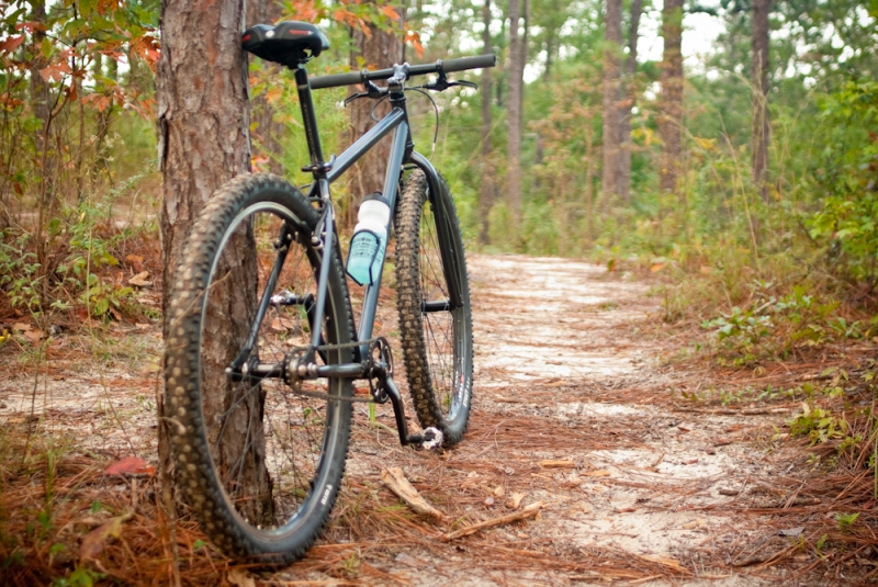Bike on a trail | Robert S. Donovan  -  Foter  -  CC BY 2.0
