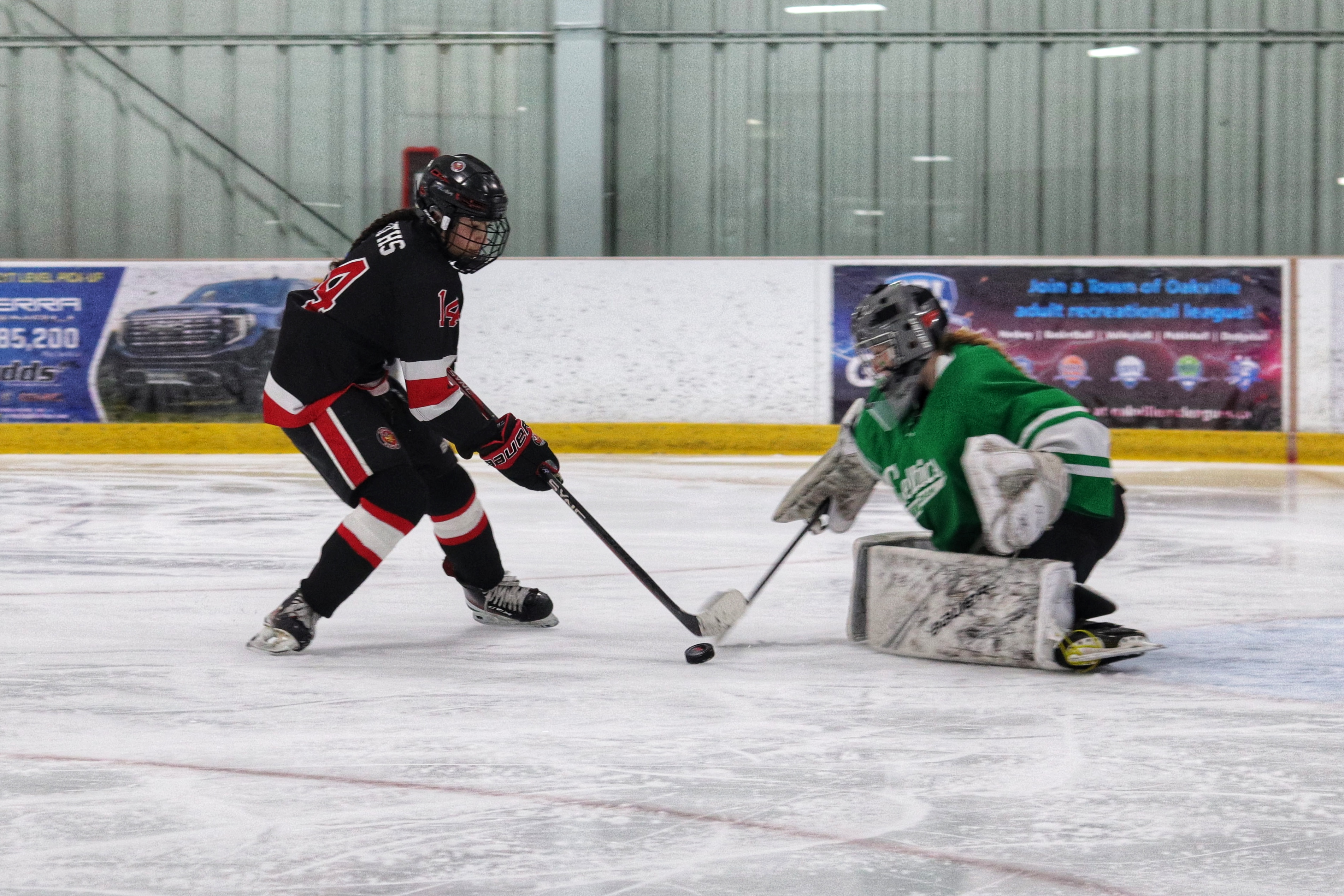 Ellie Markakis ties things up for OT in the GHAC AAA Final | Before she heads off to the University of Connecticut Huskies Ellie Markakis had one last home game in her High School hockey career. | Pierce Lang