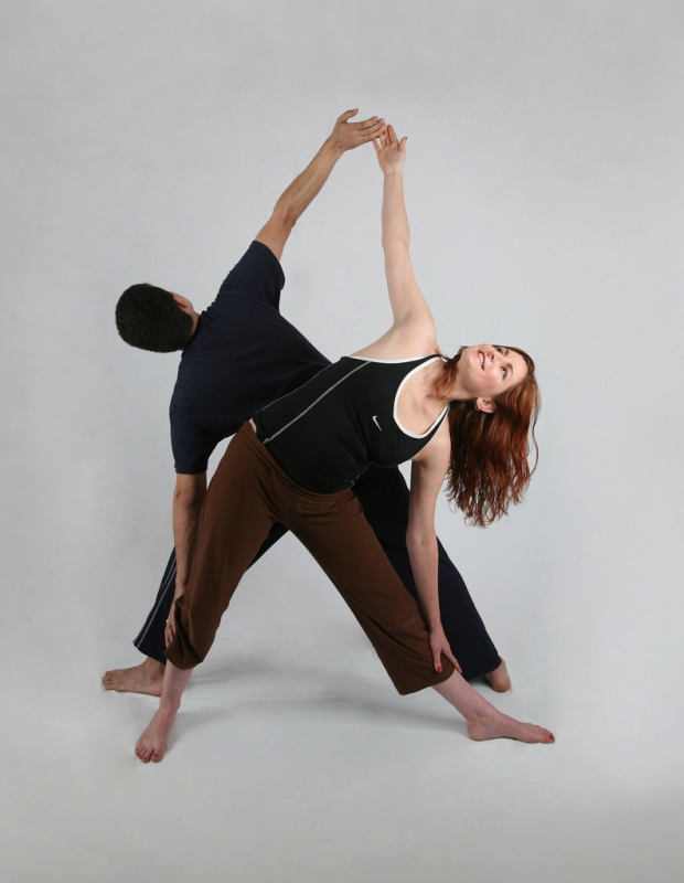 yoga-triangle-pose | Synergy by Jasmine  -  Foter  -  CC BY-ND 2.0