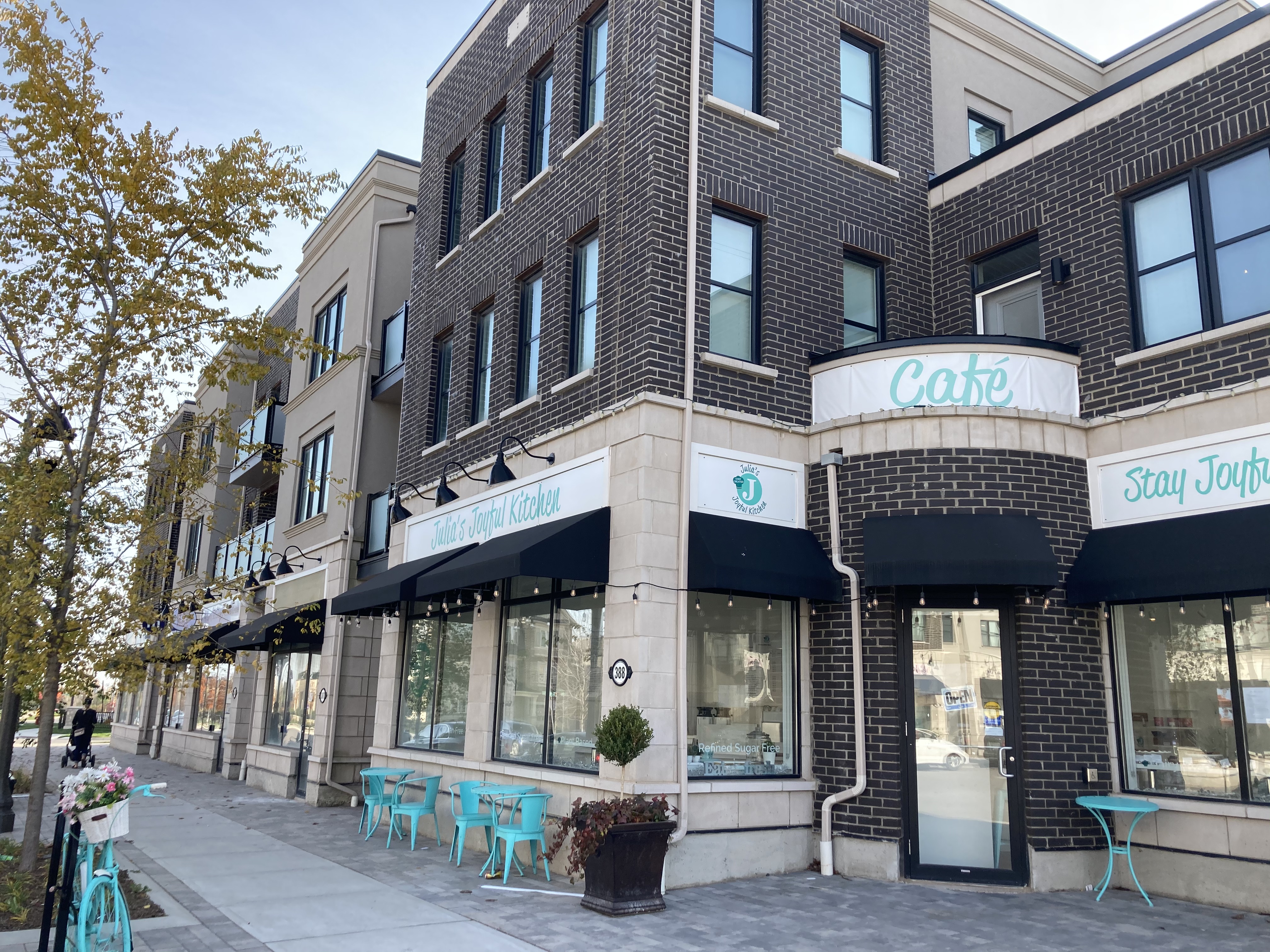 North Oakville was based on new urbanism where people would be able to shop and work in their own neighbourhood, and thereby eliminating the need of households to own 2 cars. | Oakville News