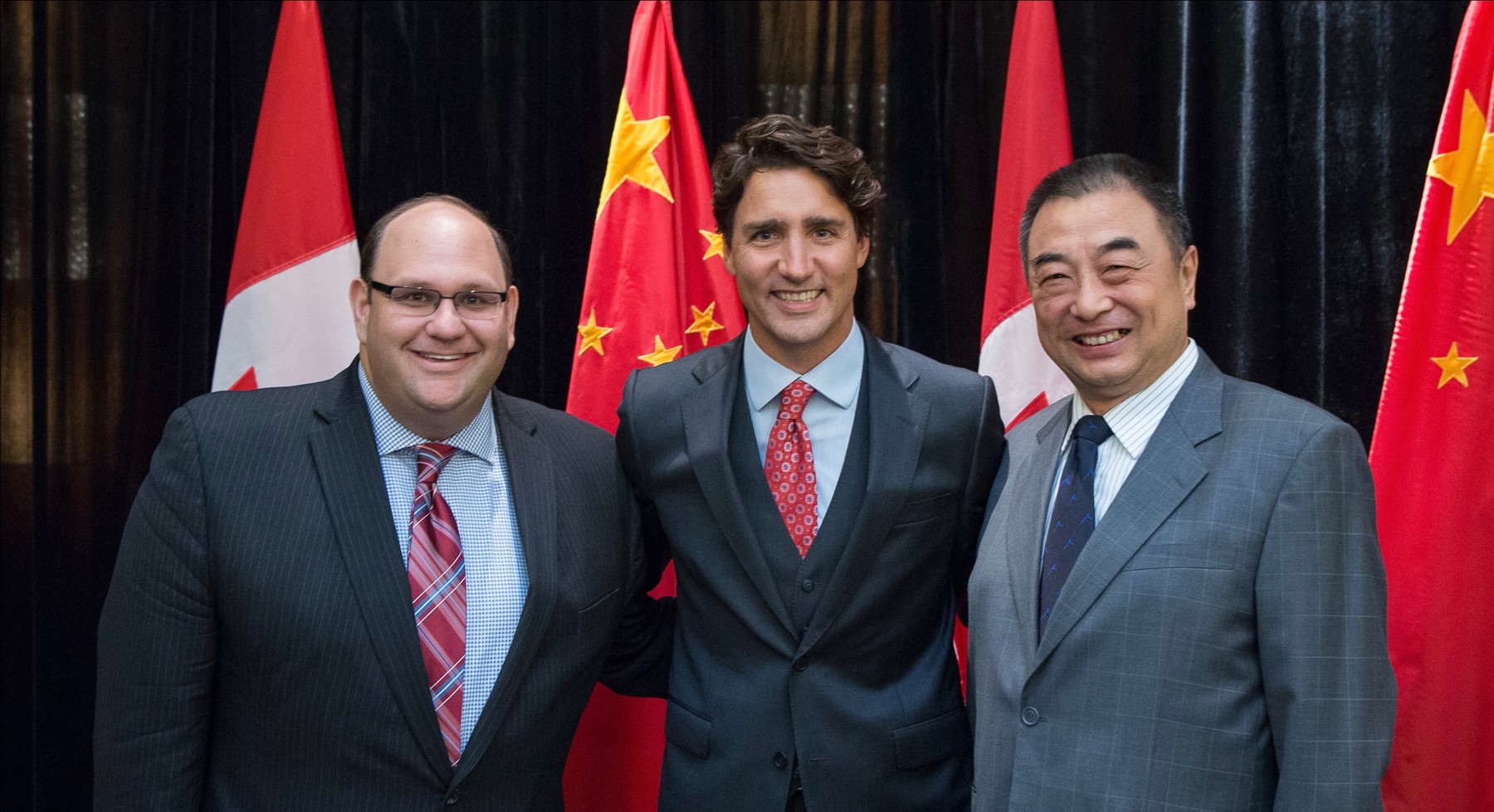 Left-to-right-Michael-Rubinoff-Associate-Dean-at-Sheridan-College-Prime-Minister-Justin-Trudeau-Yang-Shaolin-General-Manager-of-the-Shanghai-Dramatic-Arts-Centre | Government of Canada