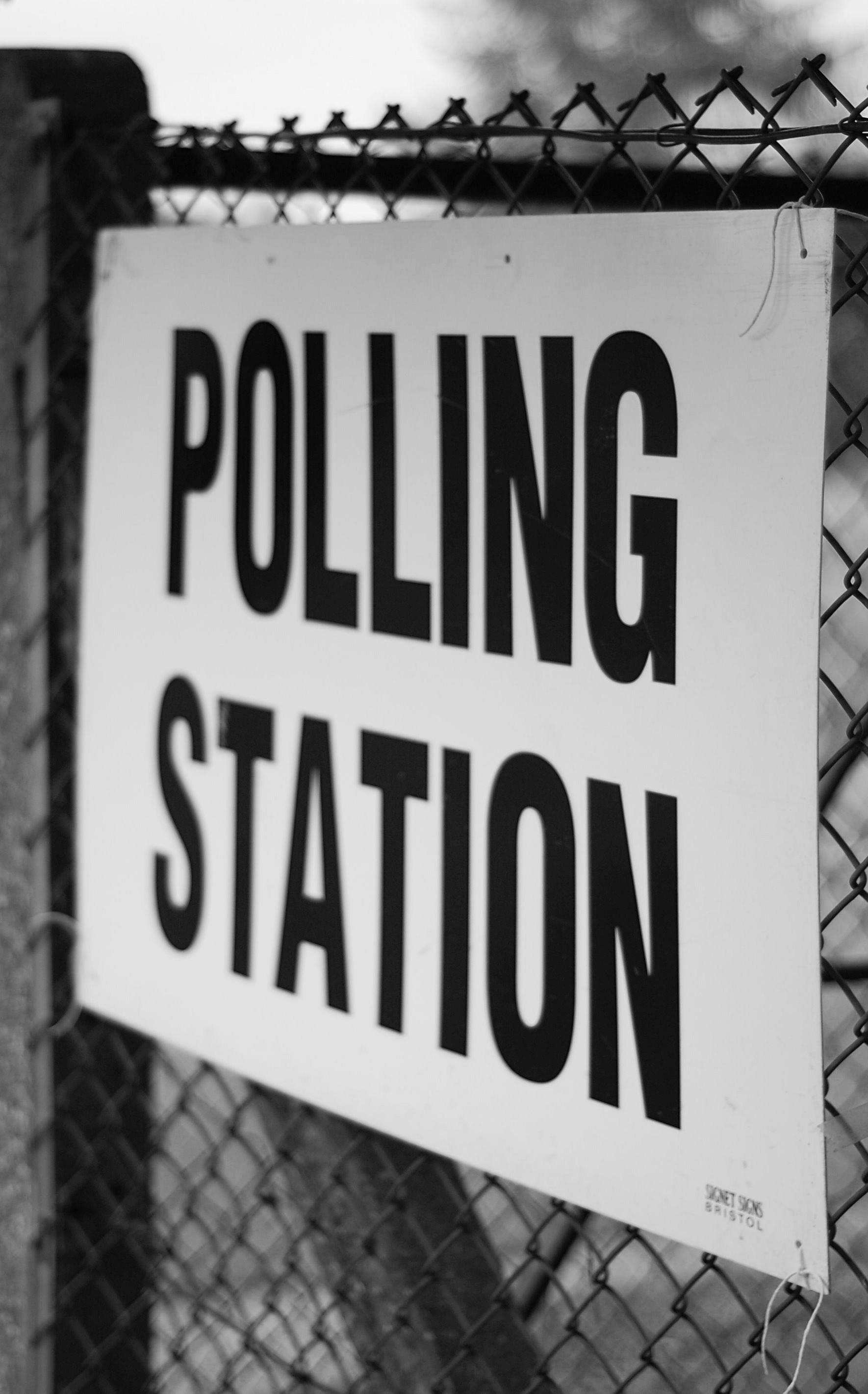Polling Station Sign | Martin Bamford  -  Foter  -  CC BY