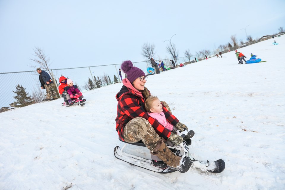 SA-Tobogganing 4994 web