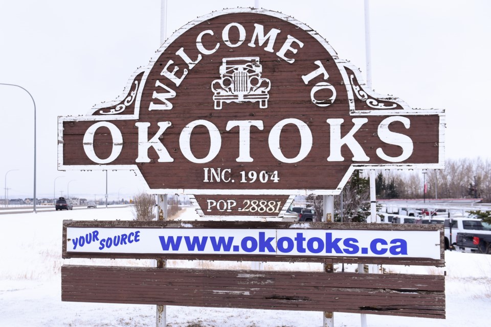NEWS-Old Welcome to Okotoks Sign RK 6864WEB
