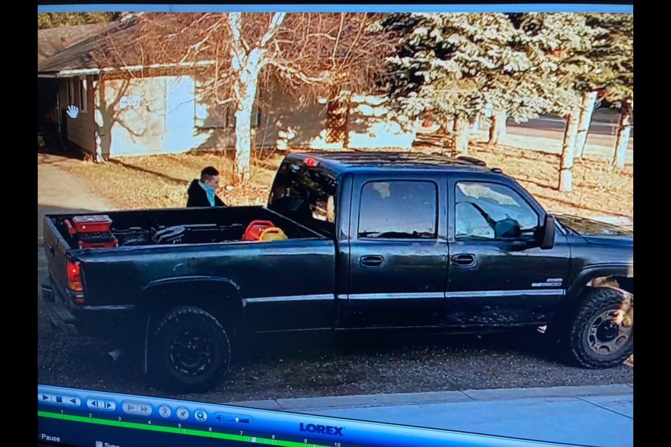 Suspect and vehicle believed to be involved in a recent catalytic converter theft in Black Diamond.